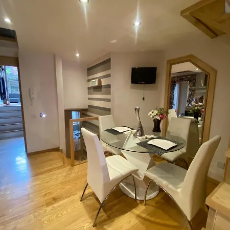 A Sun Drenched Garden Flat In The Heart Of Fulham Apartment London Exterior photo