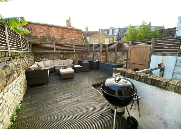 A Sun Drenched Garden Flat In The Heart Of Fulham
