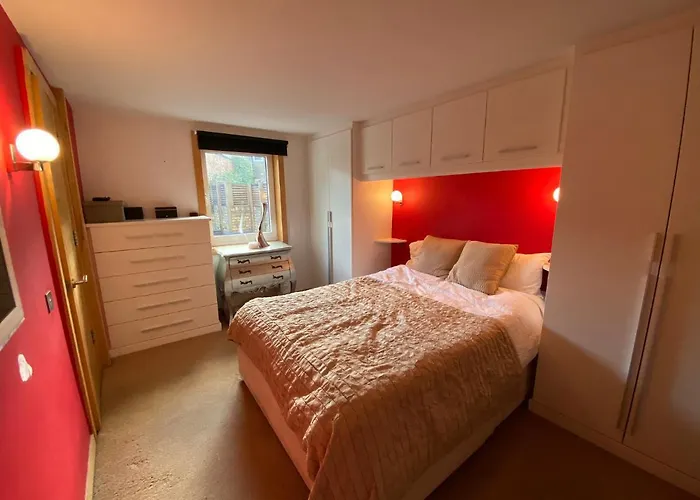 A Sun Drenched Garden Flat In The Heart Of Fulham